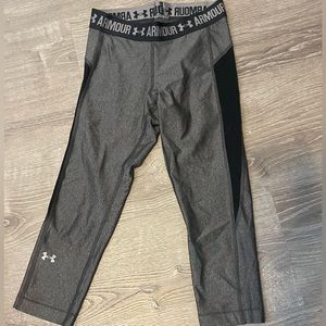 Grey under armor capris leggings